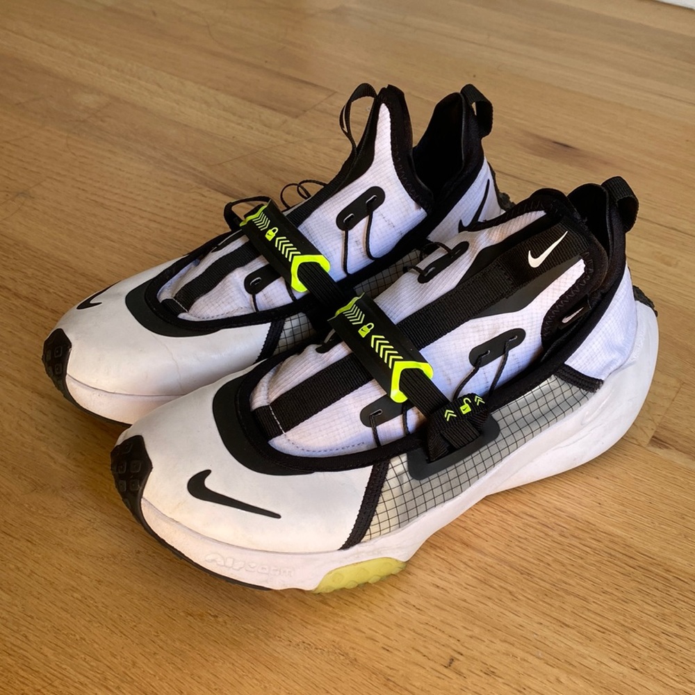 Nike Air Zoom Traverse (Laceless)
